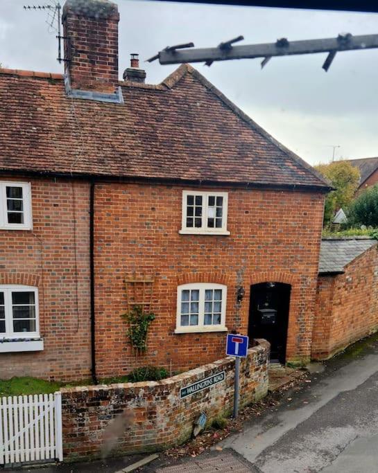 Gorgeous 2 Bedroom Kintbury Cottage Extérieur photo